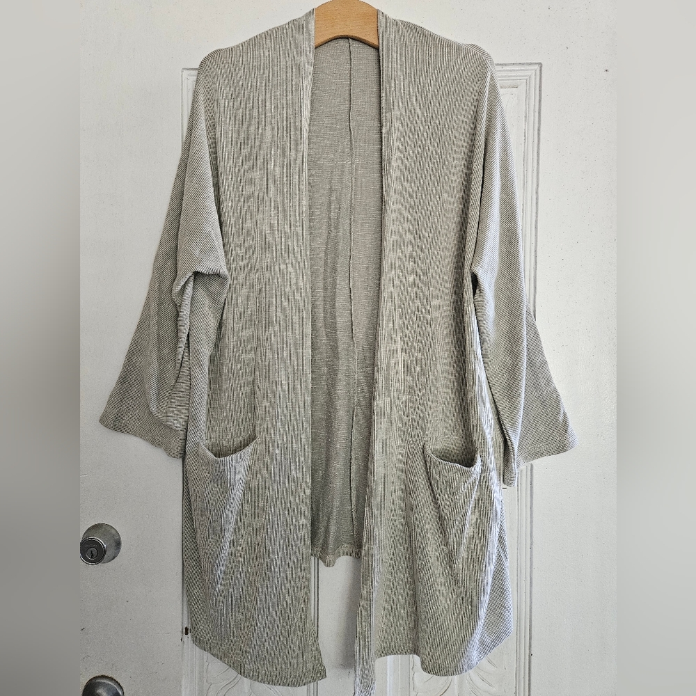 DONNI. Women's Cream Lightweight Cardigan